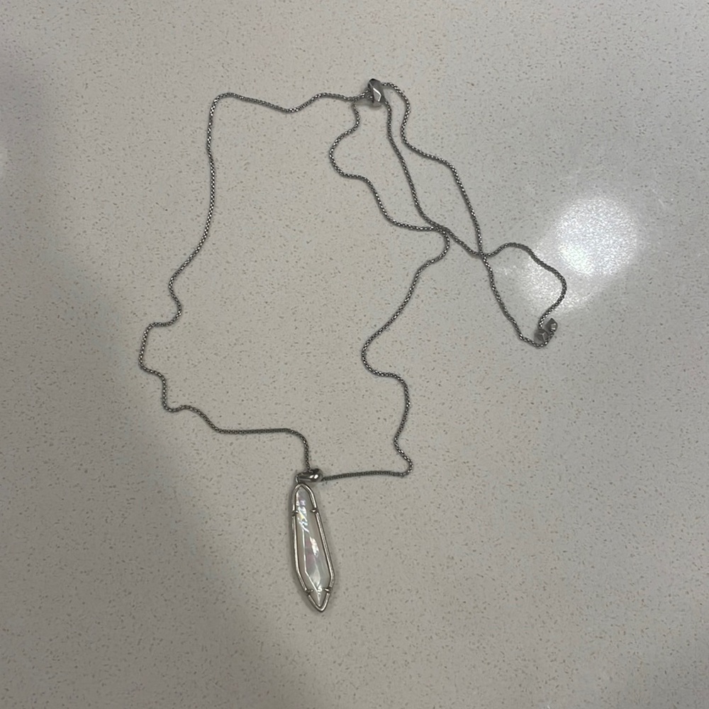 Adjustable Kendra Scott Pendant Necklace in Ivory